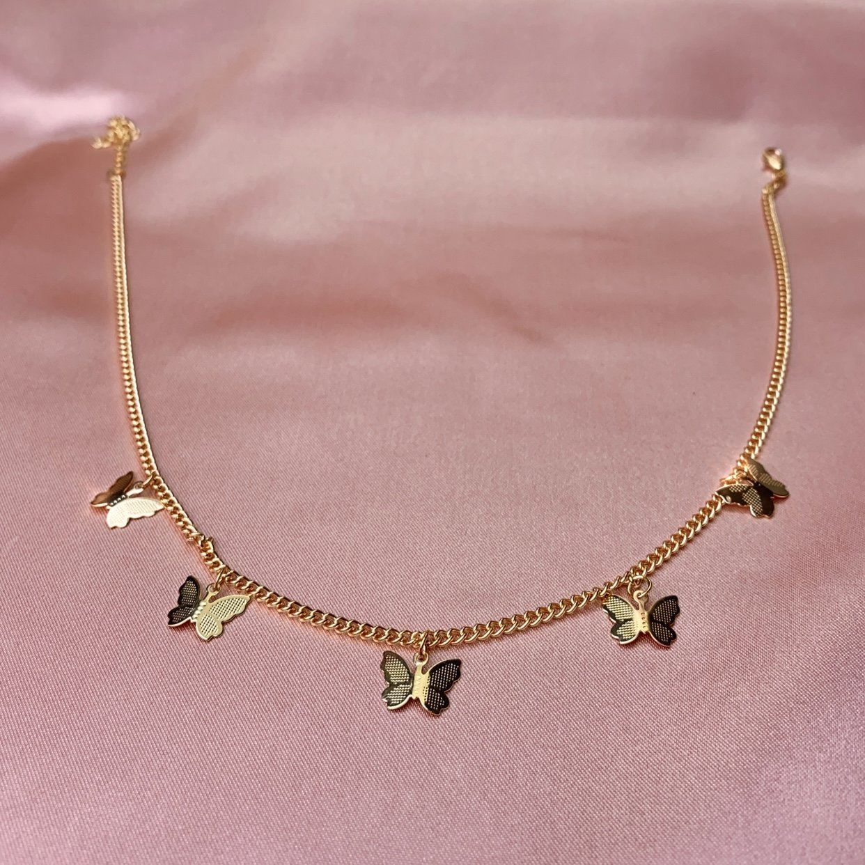 Girocollo a farfalla