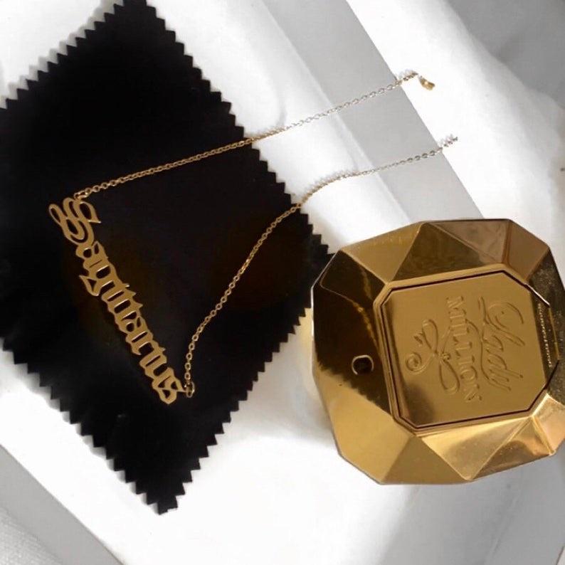 Collana con lo zodiaco inglese antico