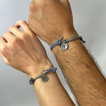 Braccialetti magnetici con iniziali